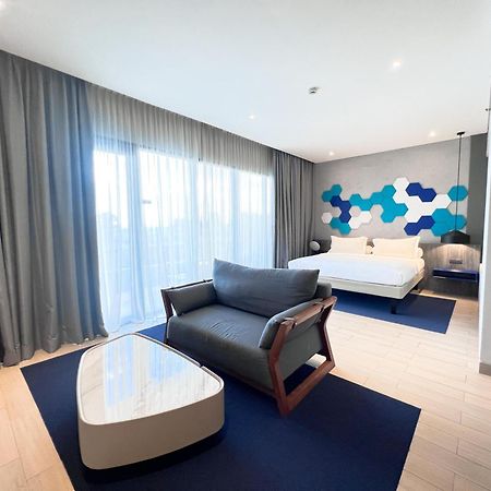 Ibis Styles Batam Nagoya Otel Dış mekan fotoğraf