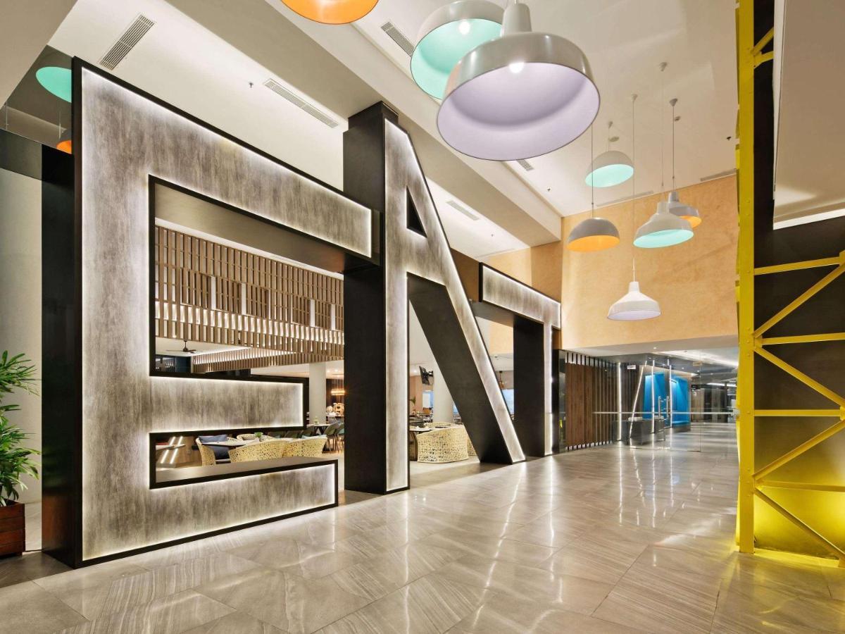 Ibis Styles Batam Nagoya Otel Dış mekan fotoğraf