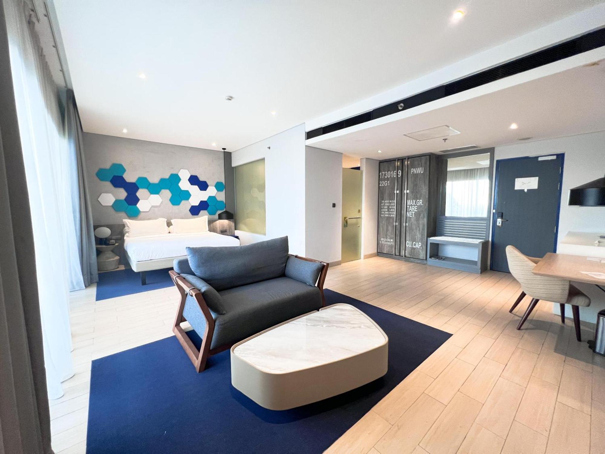Ibis Styles Batam Nagoya Otel Dış mekan fotoğraf