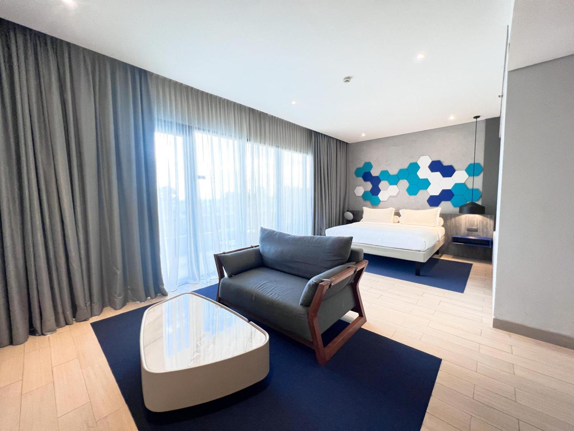 Ibis Styles Batam Nagoya Otel Dış mekan fotoğraf