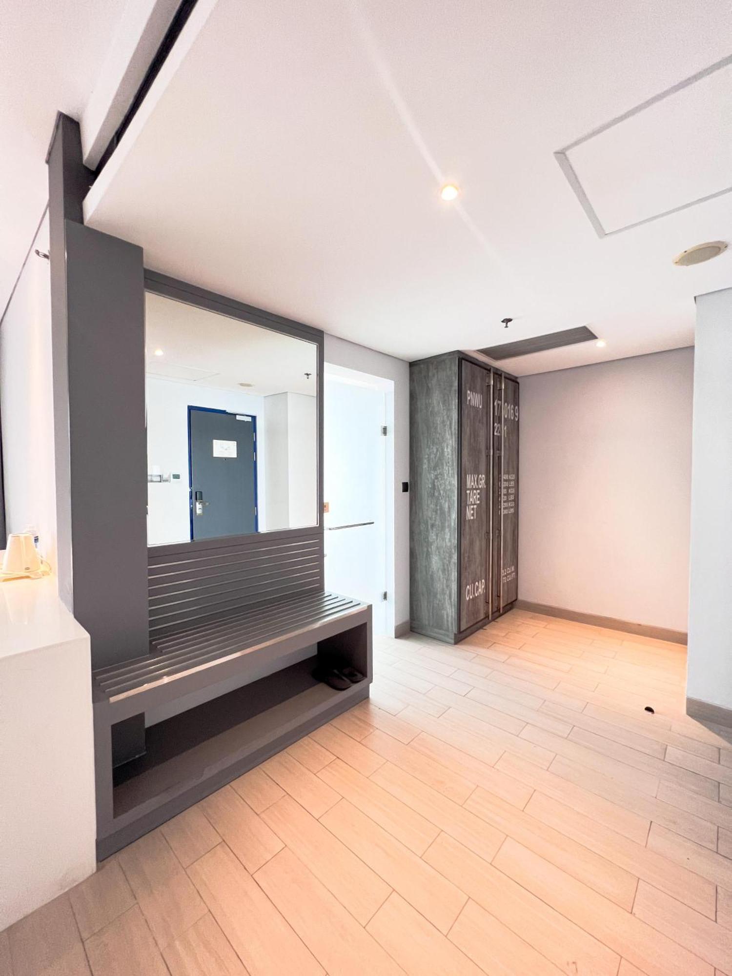 Ibis Styles Batam Nagoya Otel Dış mekan fotoğraf