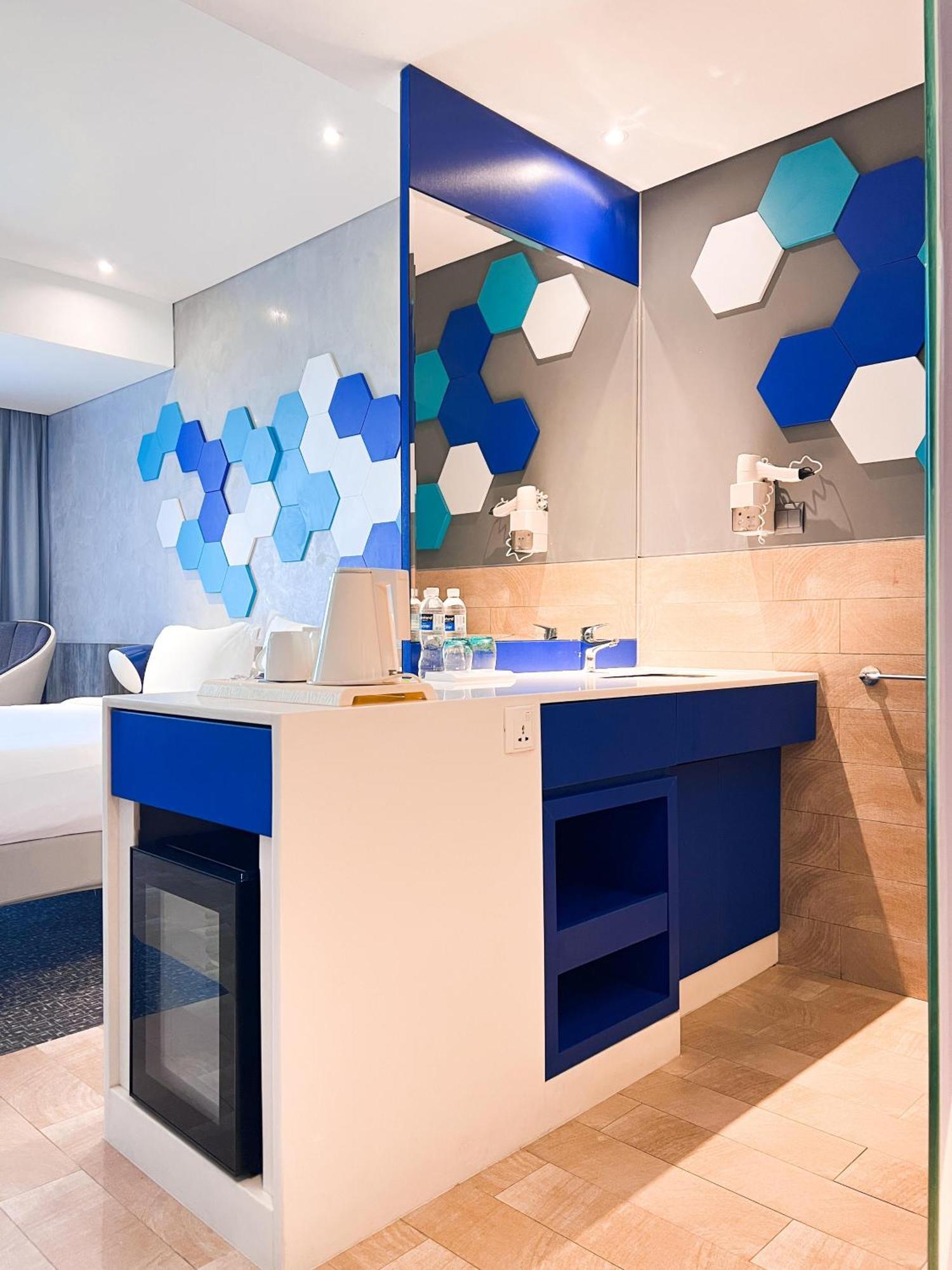 Ibis Styles Batam Nagoya Otel Dış mekan fotoğraf