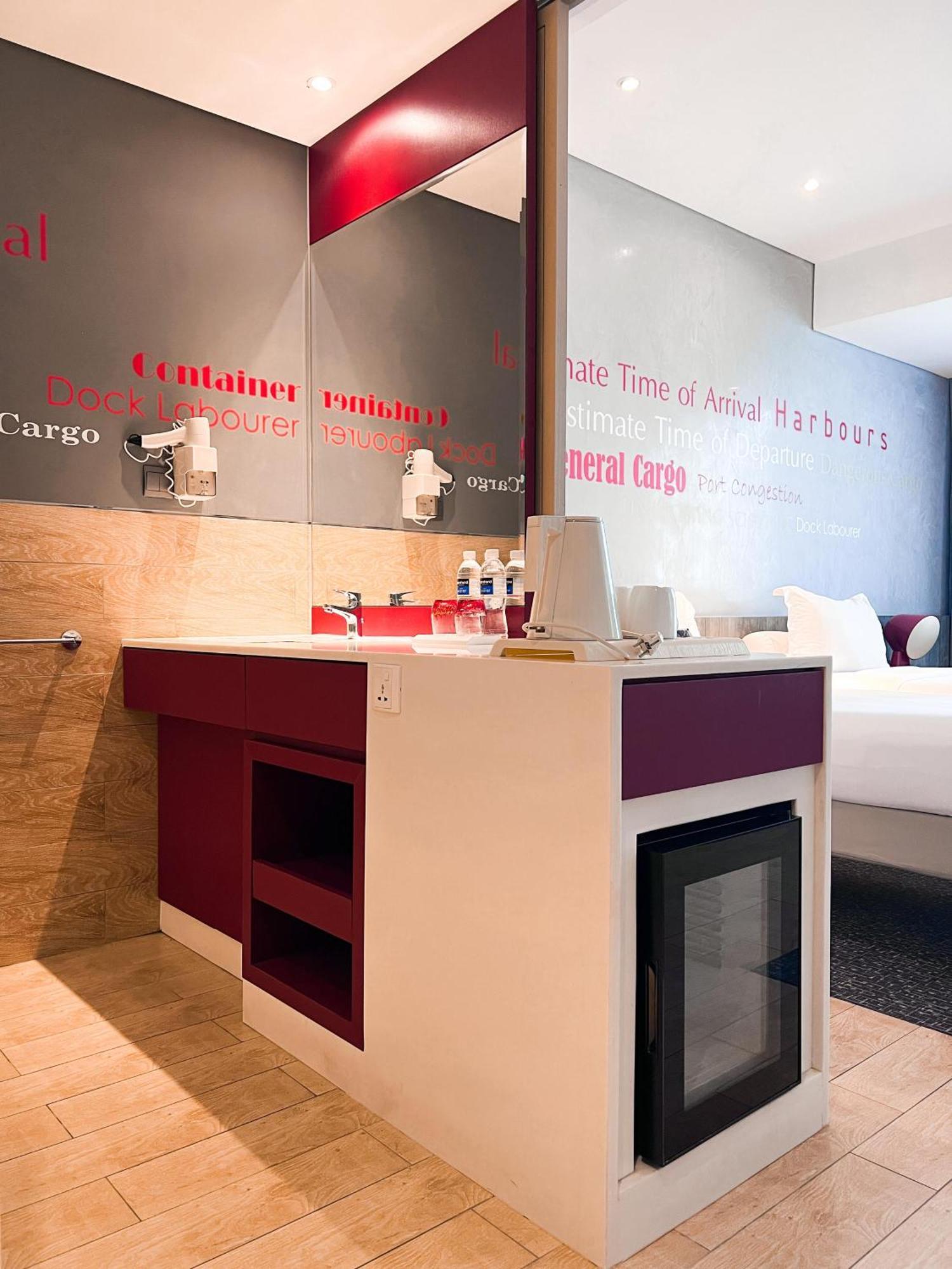 Ibis Styles Batam Nagoya Otel Dış mekan fotoğraf