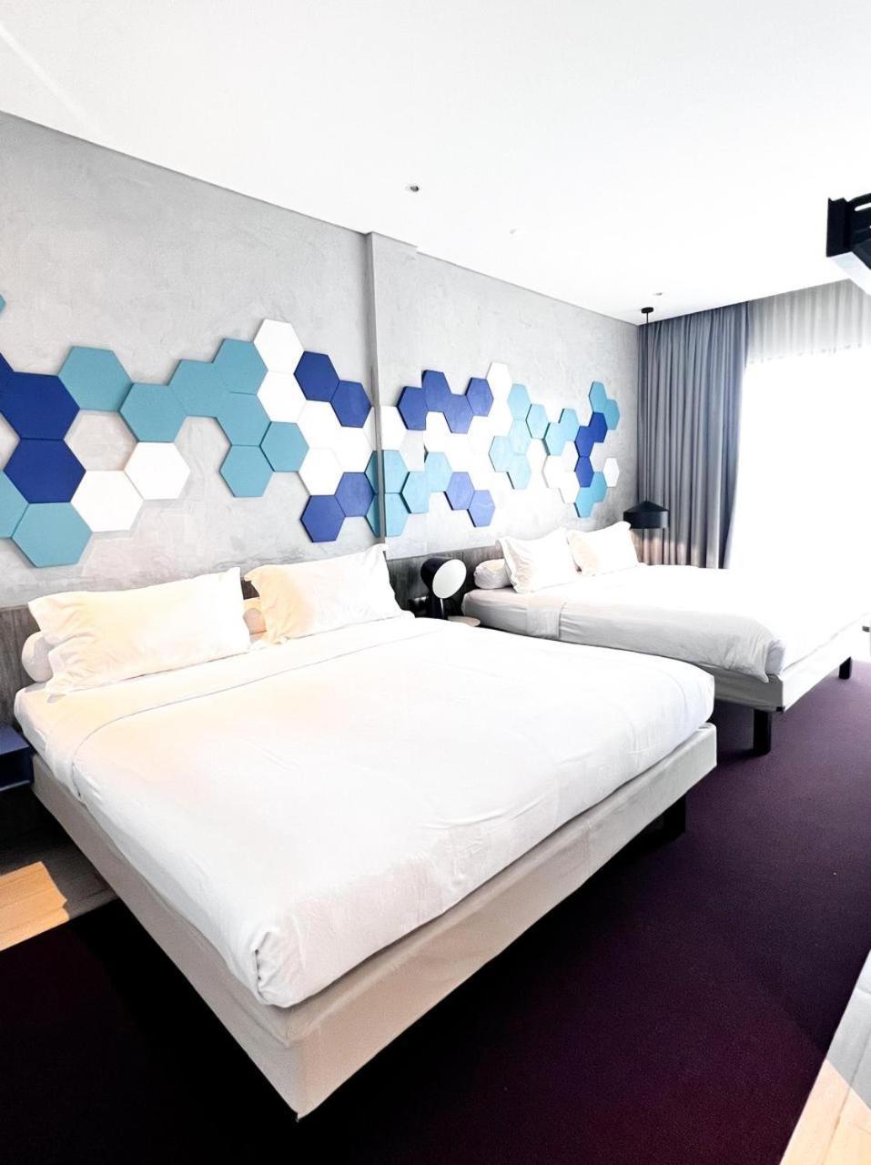 Ibis Styles Batam Nagoya Otel Dış mekan fotoğraf